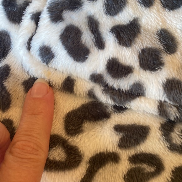 Car & Jack size XS 4-5 robe with hood and sleep romper with hood. Extremely soft - Picture 4 of 10